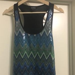 Sequin tank